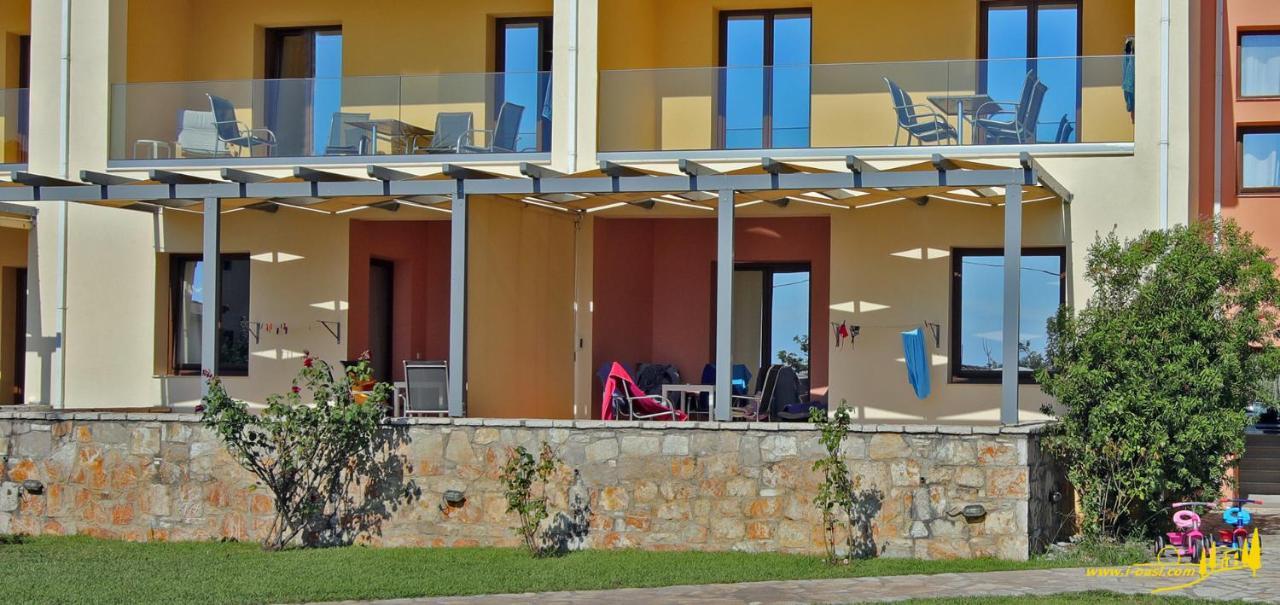 Oasis By The Sea Aparthotel Chiliadou  Ngoại thất bức ảnh