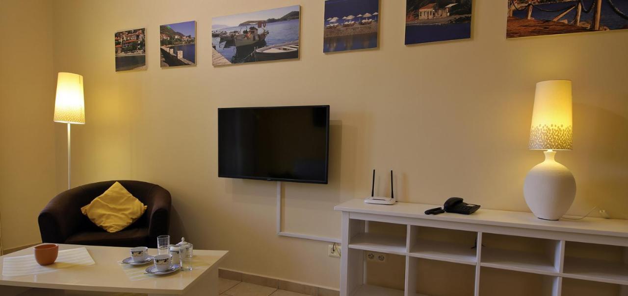 Oasis By The Sea Aparthotel Chiliadou  Ngoại thất bức ảnh