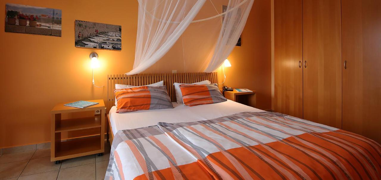 Oasis By The Sea Aparthotel Chiliadou  Ngoại thất bức ảnh